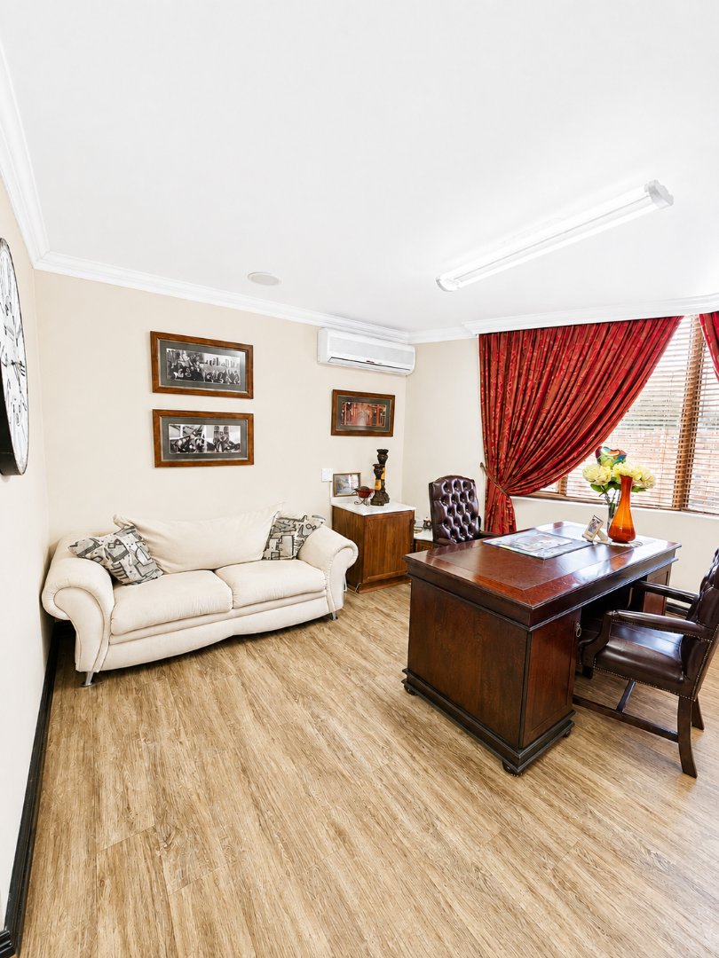 4 Bedroom Property for Sale in Wilkoppies North West
